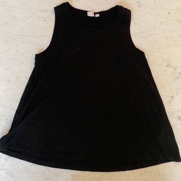 2 for 1! Gap tank tops - Picture 1 of 4